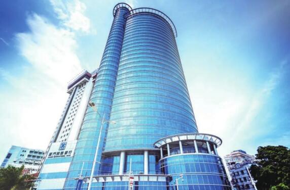 中國首家中外合資的廈門國際銀行總部大廈