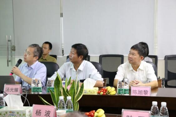 湯總首先向來訪領導介紹了立林的發(fā)展歷程、集團概況和產品生態(tài)鏈全景