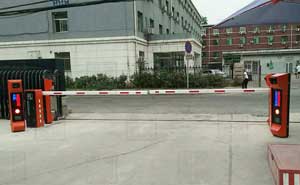 北京飛機(jī)動(dòng)力能源公司車牌識(shí)別道閘案例 - 中出網(wǎng)-智能出入口門戶
