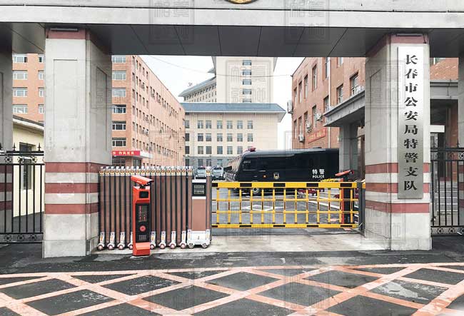 吉林長(zhǎng)春市公安局特警支隊(duì)車牌識(shí)別系統(tǒng)案例 - 中出網(wǎng)-智能出入口門戶