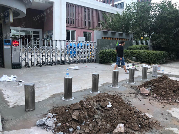 百家湖中學全自動升降路樁項目 - 中出網-智能出入口與停車充電門戶