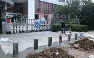 百家湖中學(xué)全自動(dòng)升降路樁項(xiàng)目 - 中出網(wǎng)-智能出入口門(mén)戶(hù)