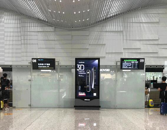 天能新品廣告再次登陸廣州白云機場，賦能升級！