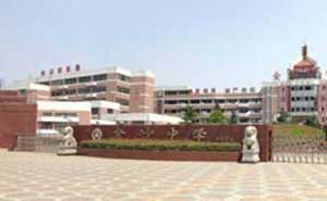 南通市通州區(qū)金沙中學(xué)伸縮門案例 - 中出網(wǎng)-智能出入口門戶