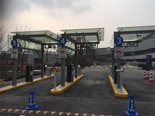 上海虹橋機場新T1停車場系統(tǒng)案例 - 中出網-智能出入口門戶
