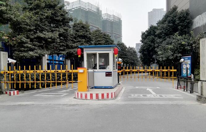 成都八號公館車牌識別系統(tǒng)案例 - 中出網-智能出入口門戶