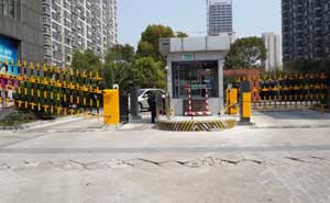 江蘇省南京市辰龍綠苑停車場(chǎng)系統(tǒng)案例 - 中出網(wǎng)-智能出入口門戶