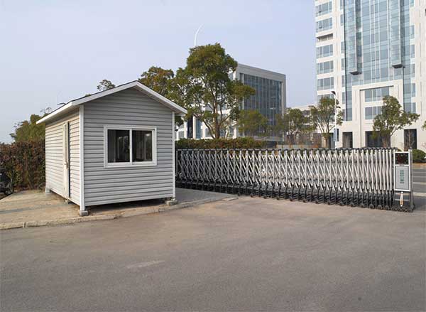 PVC掛板崗?fù)? /></div>
        <div   id=